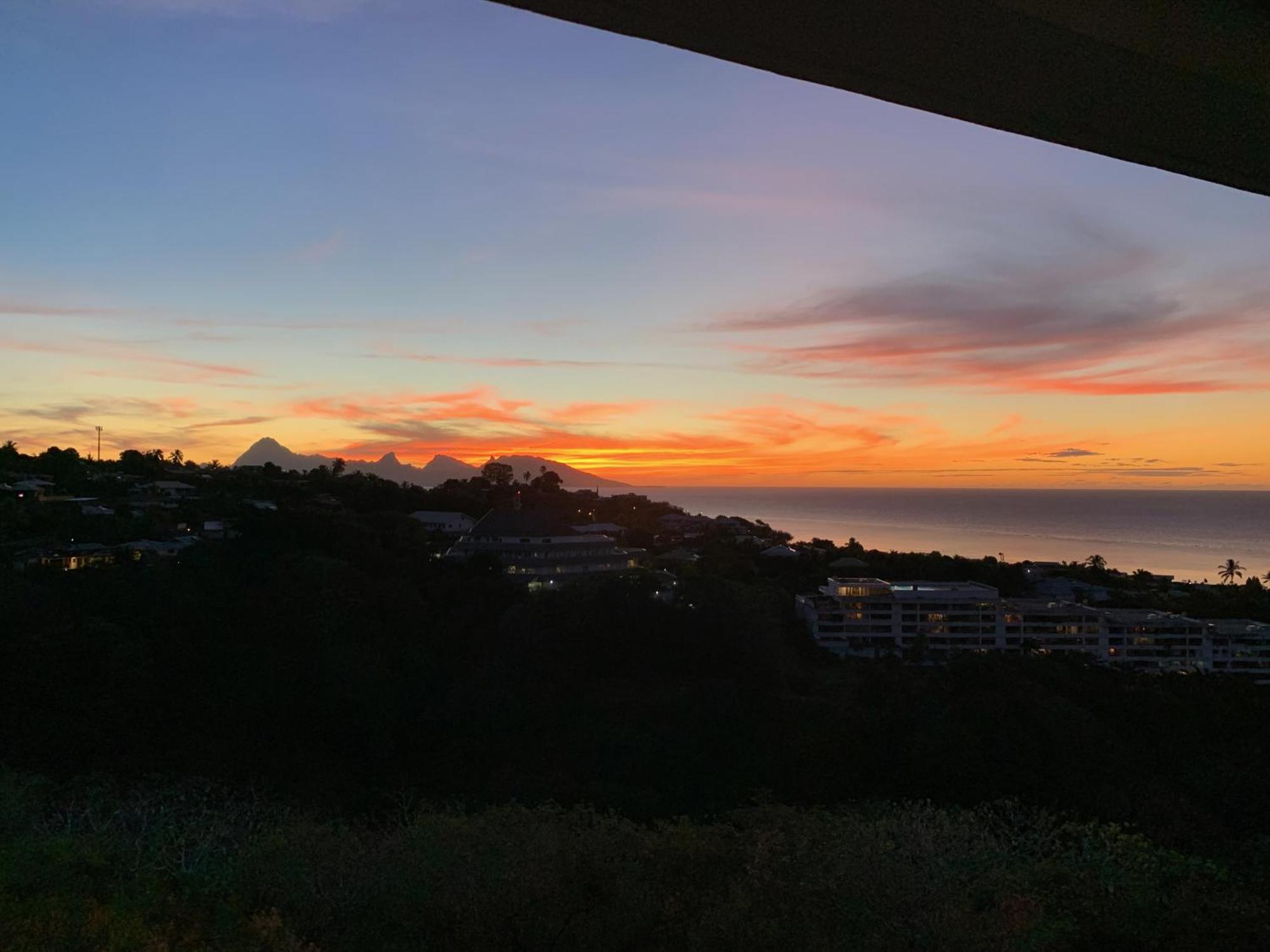 パペーテKaili Ocean View Luxury 2Br Ac Throughout Fiber Wifi & Poolアパートメント エクステリア 写真